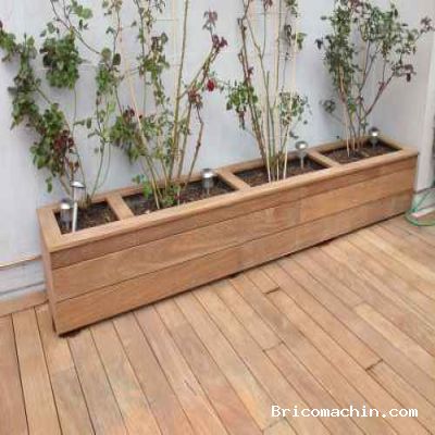 Guide complet pour construire une jardinière en bois sur votre balcon et embellir votre espace extérieur